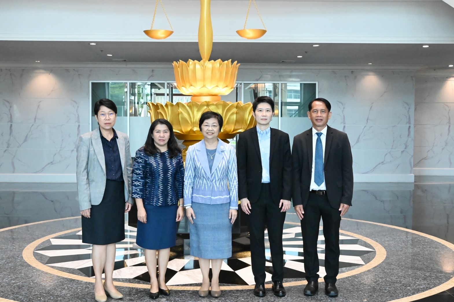 สำนักงานบังคับคดีจังหวัดจันทบุรี จัดโครงการมหกรรมไกล่เกลี่ยแก้หนี้หลังศาลมีคำพิพากษา สามารถไกล่เกลี่ยได้สำเร็จทุนทรัพย์กว่า 8 ล้านบาท